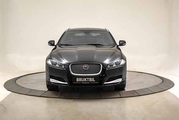 Jaguar XF 8 of 26