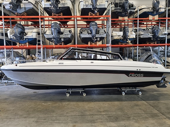 Yamarin 75 BR CROSS Premium m/2024 mod. Yamaha F 300 hk. Kun 37 timer