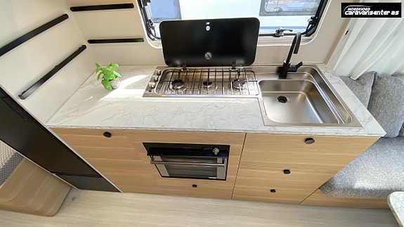 Adria ADORA 663 UT 26 of 30