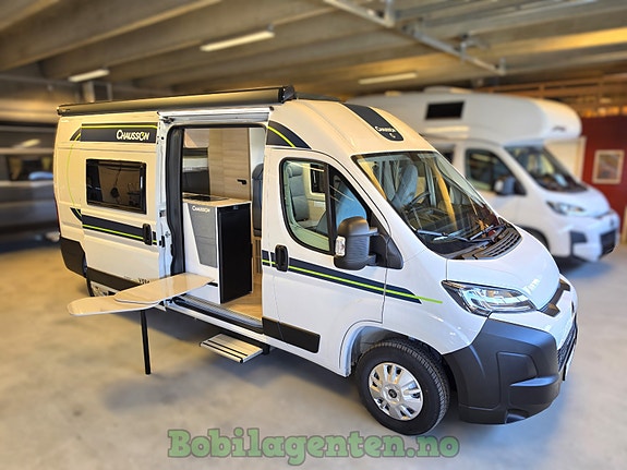 Chausson V594 Max L First Line / 4 Faste Sengeplasser / Bedkit / Solcelle / Kompressorkjøleskap / Ryggekamera / Markise / Cruisekontroll / Skinne for utebord / Utelys / Apple Carplay / Android Auto ++