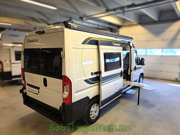 Chausson V594 Max L First Line / 4 Faste Sengeplasser / Bedkit / Solcelle / Kompressorkjøleskap / Ryggekamera / Markise / Cruisekontroll / Skinne for utebord / Utelys / Apple Carplay / Android Auto ++ 2 of 30