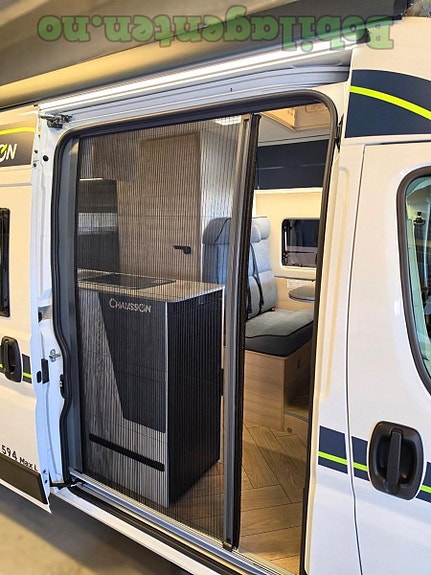 Chausson V594 Max L First Line / 4 Faste Sengeplasser / Bedkit / Solcelle / Kompressorkjøleskap / Ryggekamera / Markise / Cruisekontroll / Skinne for utebord / Utelys / Apple Carplay / Android Auto ++ 10 of 30