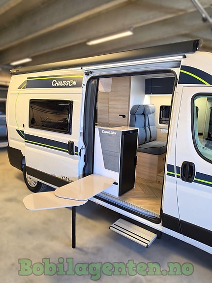 Chausson V594 Max L First Line / 4 Faste Sengeplasser / Bedkit / Solcelle / Kompressorkjøleskap / Ryggekamera / Markise / Cruisekontroll / Skinne for utebord / Utelys / Apple Carplay / Android Auto ++ 8 of 30