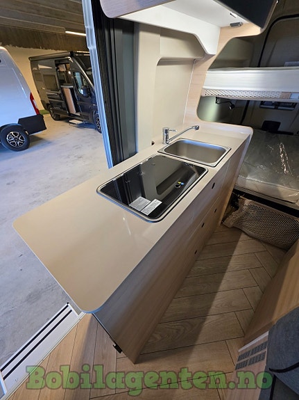 Chausson V594 Max L First Line / 4 Faste Sengeplasser / Bedkit / Solcelle / Kompressorkjøleskap / Ryggekamera / Markise / Cruisekontroll / Skinne for utebord / Utelys / Apple Carplay / Android Auto ++ 20 of 30