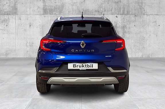 Renault Captur 3 of 5