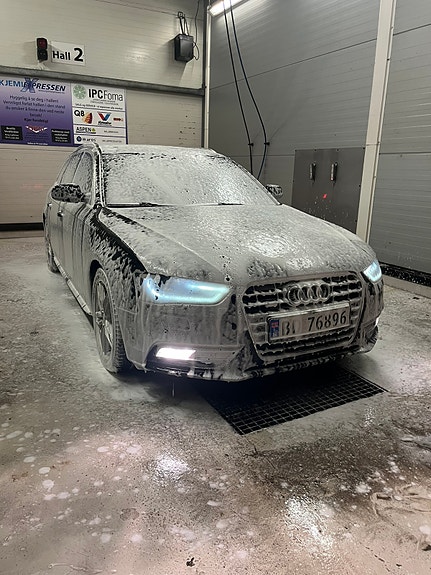 Audi A4 3 of 13