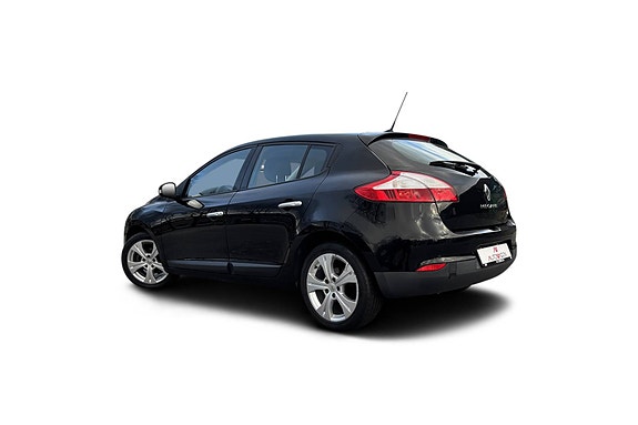 Renault Megane III 3 of 5