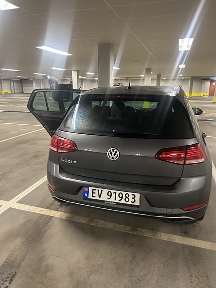 Volkswagen e-Golf VII 4 of 14