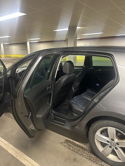 Volkswagen e-Golf VII 10 of 14
