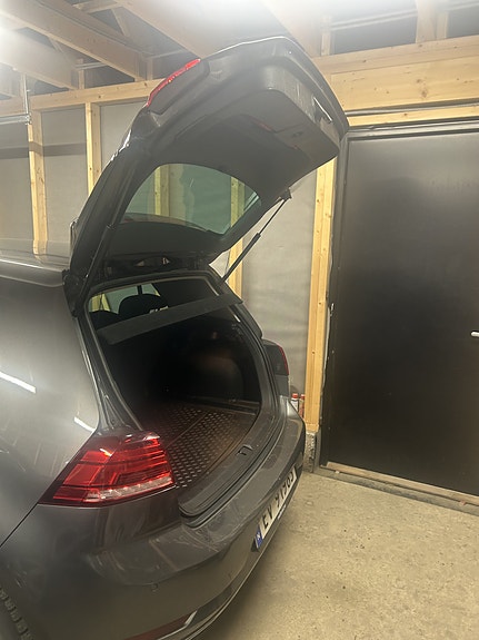 Volkswagen e-Golf VII 12 of 14