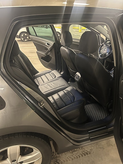 Volkswagen e-Golf VII 9 of 14