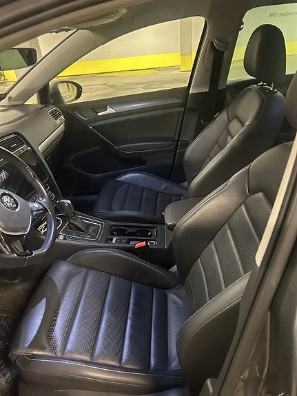 Volkswagen e-Golf VII 8 of 14