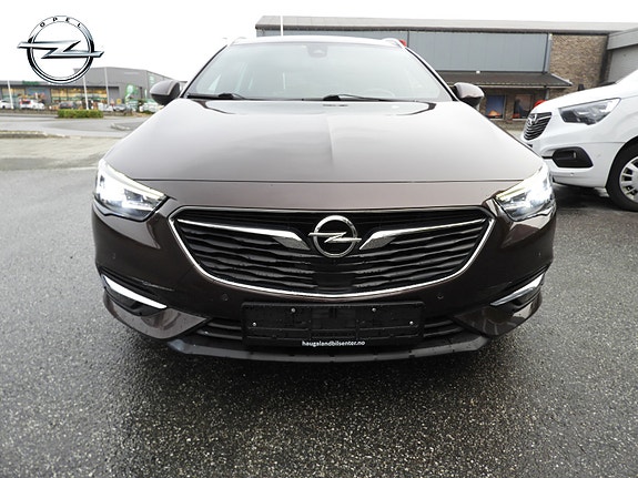 Opel Insignia 2 of 5