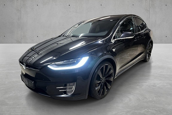 Tesla Model X 4 of 5
