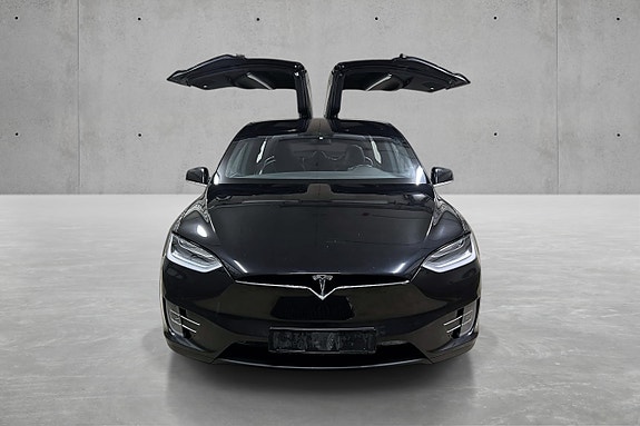 Tesla Model X 2 of 5