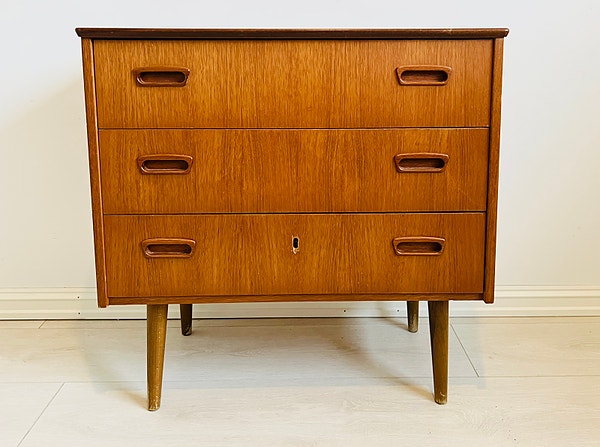 Retro teak kommode