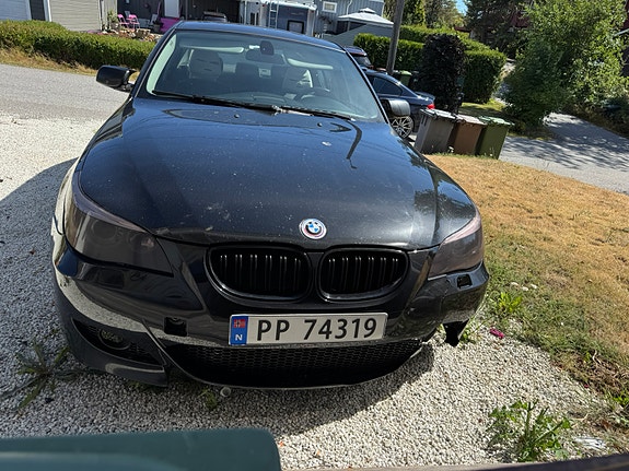 BMW 520d 4 of 5