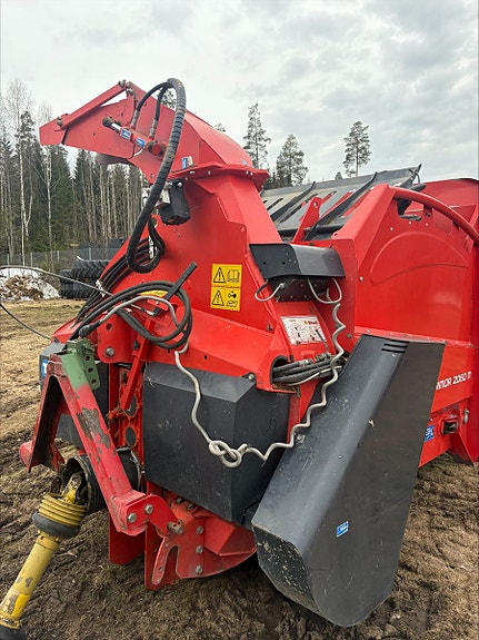 Kuhn Primor 2060 m 2011, kr 90 000,-