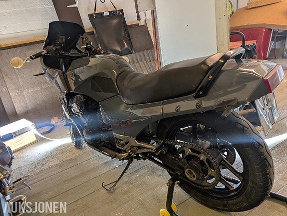 Kawasaki GPZ 900R