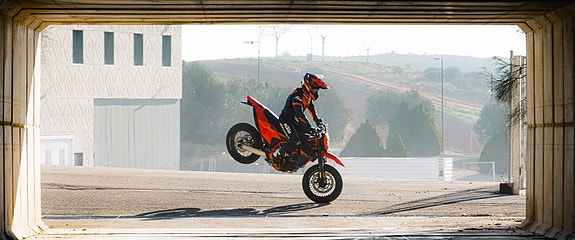 KTM 690 SMC R 4 of 5