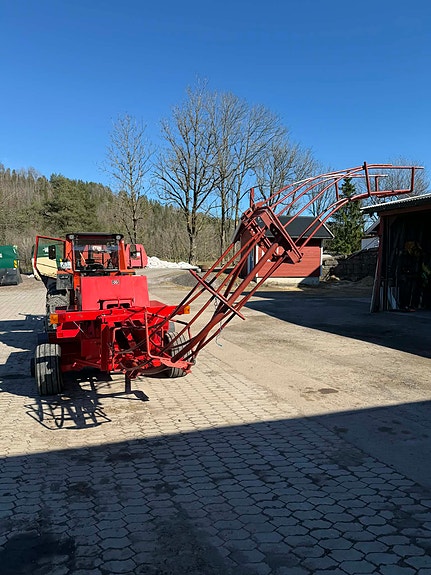Massey Ferguson/ Welger 1839 småballepresse med bane til henger 2007, kr 195 000,-