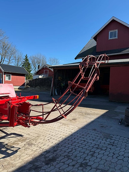 Massey Ferguson/ Welger 1839 småballepresse med bane til henger 2007, kr 195 000,-