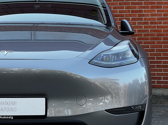 Tesla Model Y 5 of 5