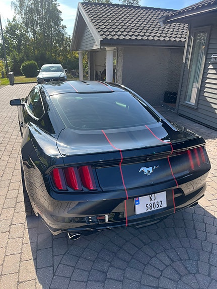 Ford Mustang 19 of 30