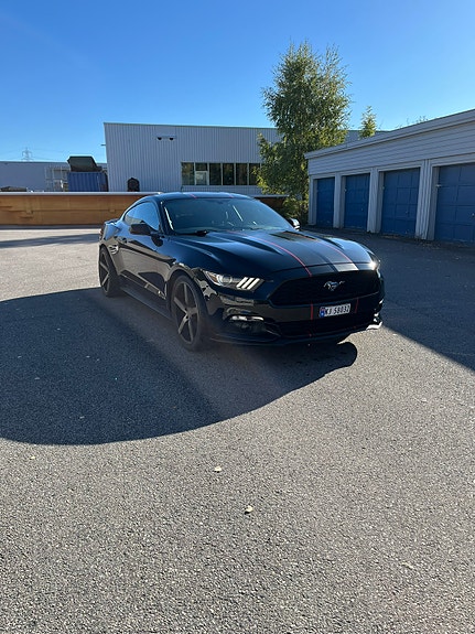 Ford Mustang 10 of 30