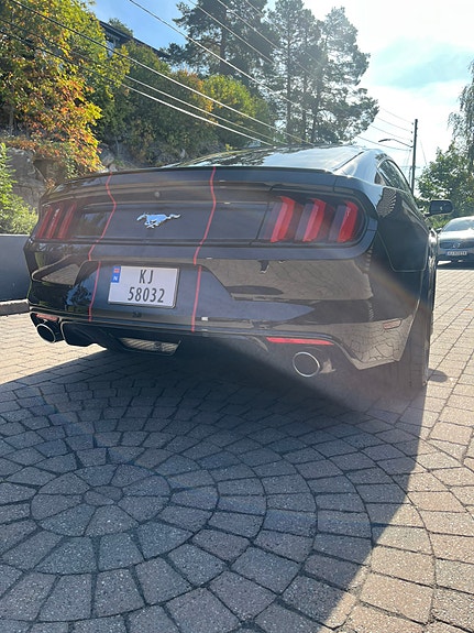 Ford Mustang 20 of 30