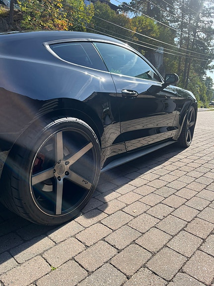 Ford Mustang 23 of 30