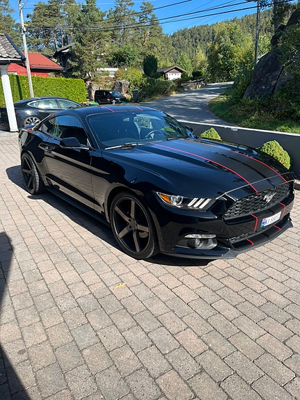 Ford Mustang 27 of 30