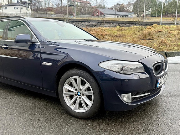 BMW 528i 5 of 22