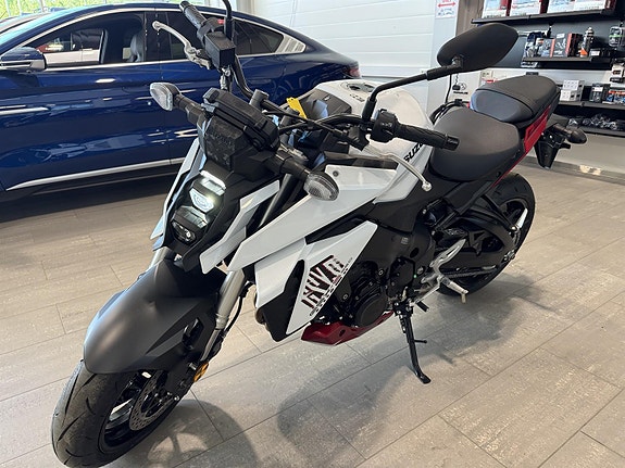 Suzuki GSX-S950
