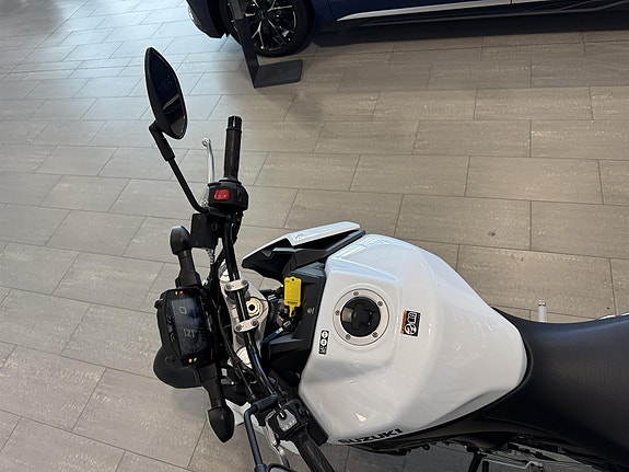 Suzuki GSX-S950 7 of 15