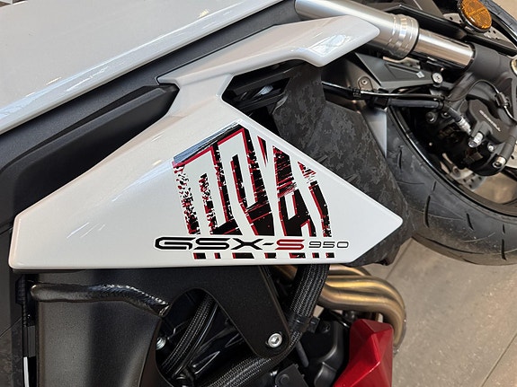 Suzuki GSX-S950 12 of 15