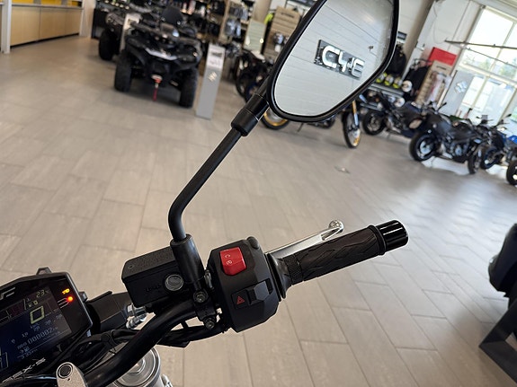 Suzuki GSX-S950 8 of 15