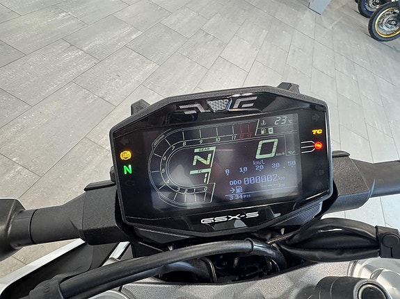 Suzuki GSX-S950 6 of 15