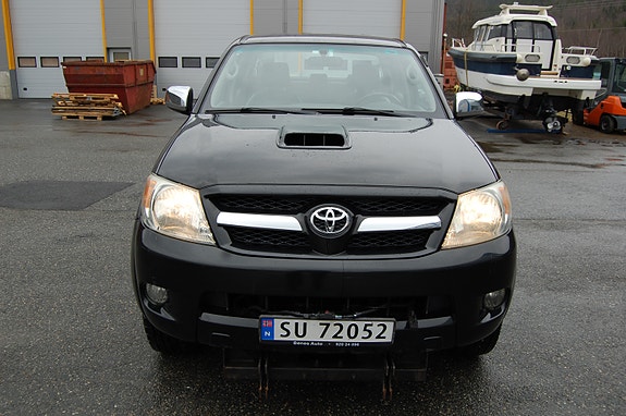 Toyota HiLux 4 of 29