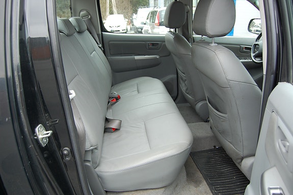 Toyota HiLux 6 of 29