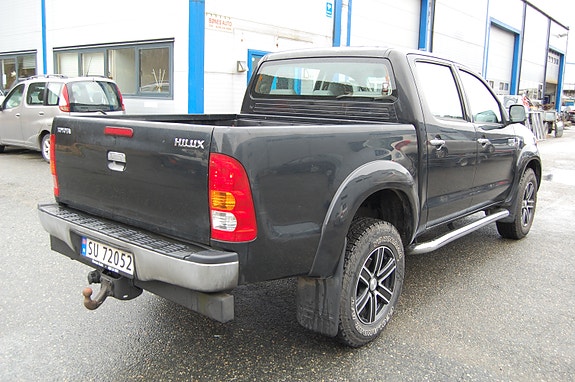 Toyota HiLux 7 of 29