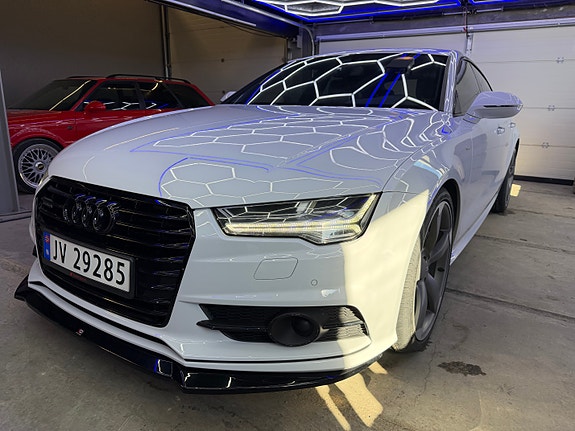 Audi A7 4 of 5