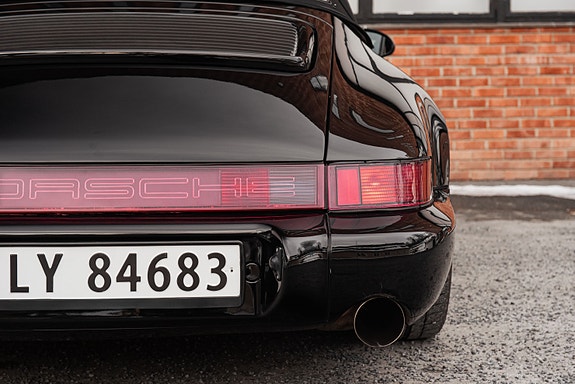 Porsche 911 8 of 30