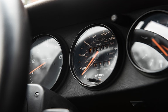 Porsche 911 16 of 30