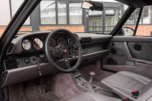 Porsche 911 11 of 30
