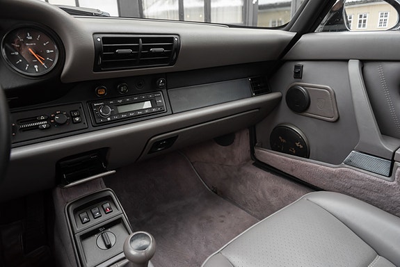 Porsche 911 19 of 30