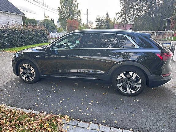 Audi e-tron 4 of 10