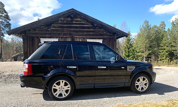 Land Rover Range Rover Sport 9 of 14