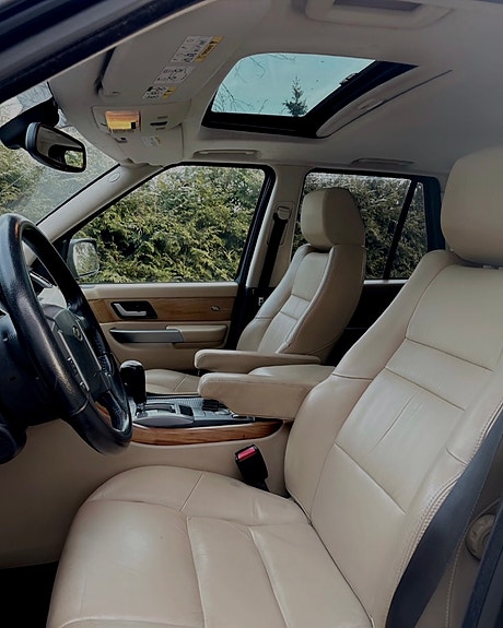 Land Rover Range Rover Sport 4 of 5