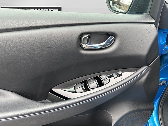 Nissan Leaf 8 of 21